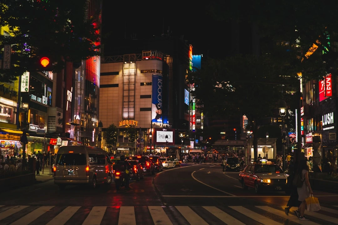 Giao lộ Shibuya tại Tokyo, điểm du lịch nổi bật của du lịch Nhật Bản.