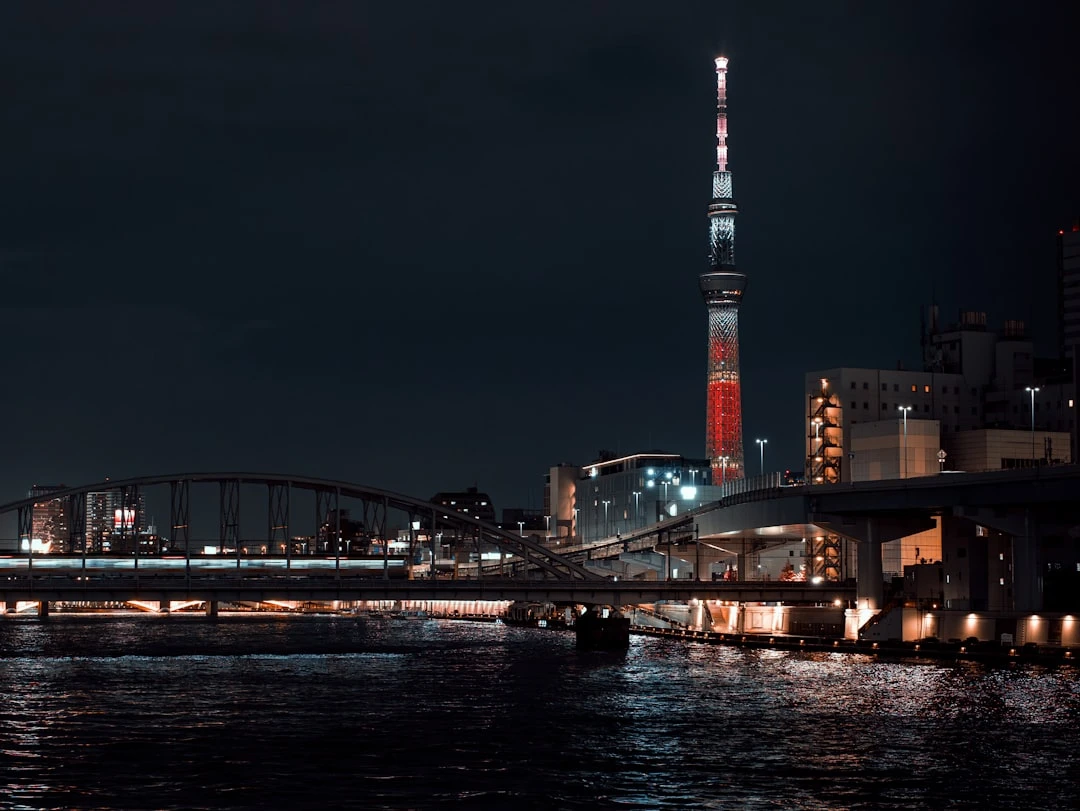 Hình ảnh tháp Tokyo nổi bật vào ban đêm