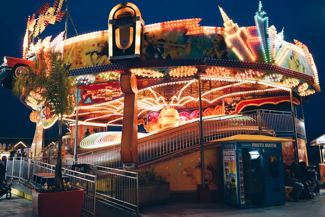 Hoạt động vui chơi tại Ancol Dreamland, Jakarta.