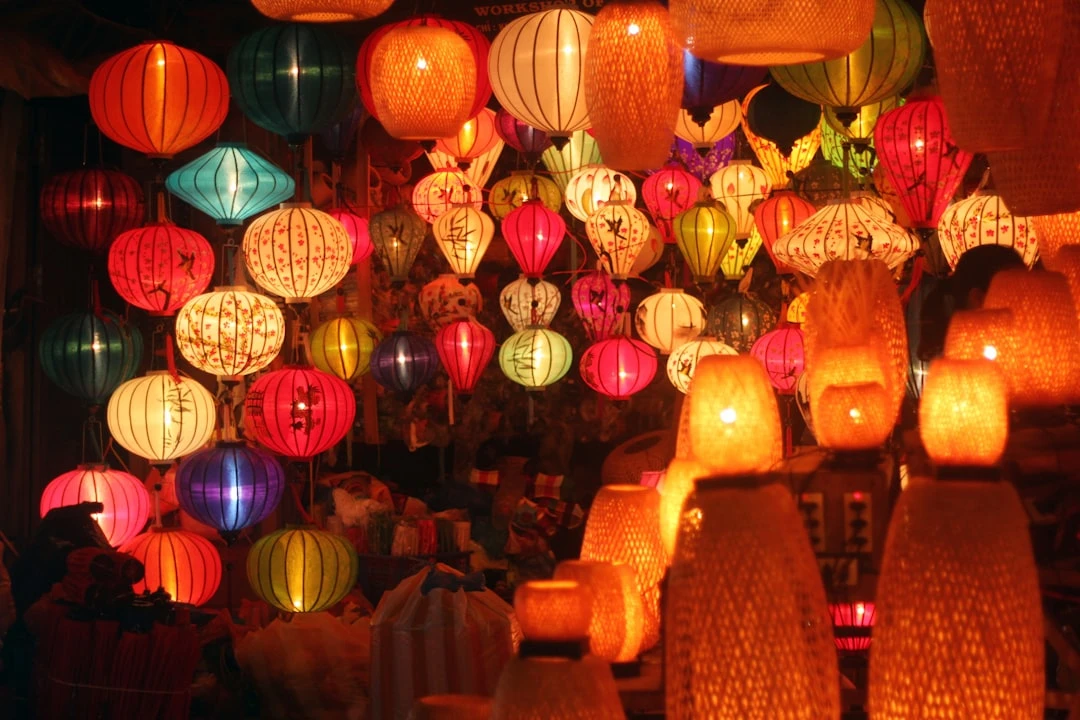 Hội An lung linh dưới ánh đèn lồng