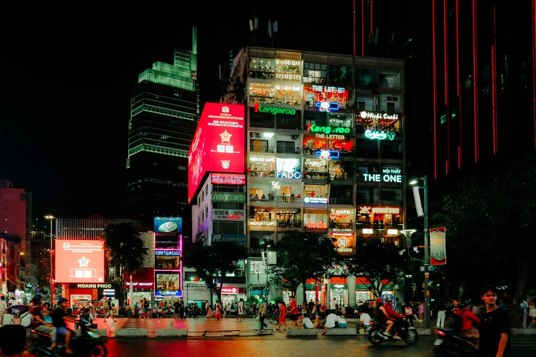 Kiến trúc cổ Sài Gòn tháng 10 du lịch miền Nam